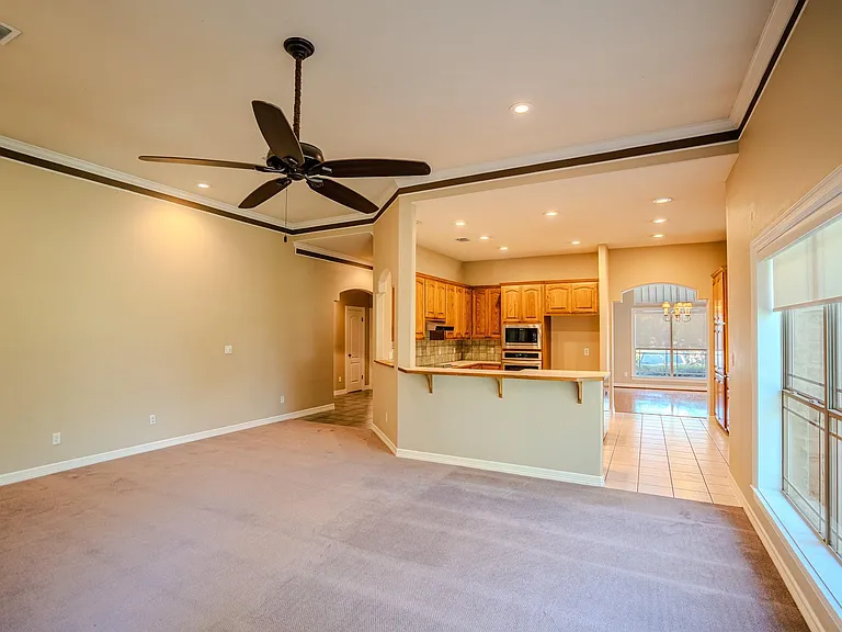 218 Hazeltine Dr — Photo 11