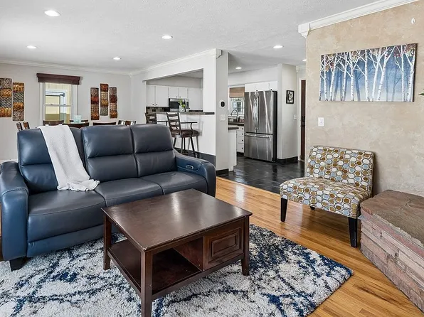 5402 William St, Omaha, NE 68106