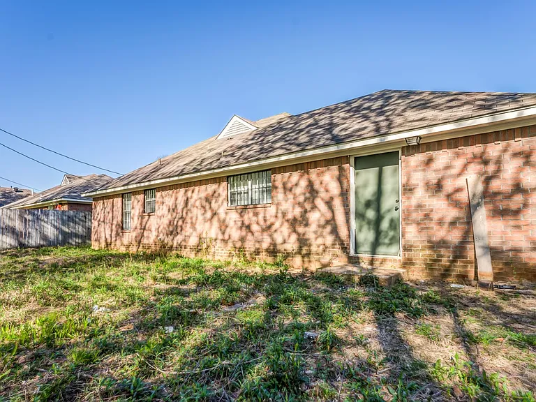2551 Parkview Dr — Photo 30