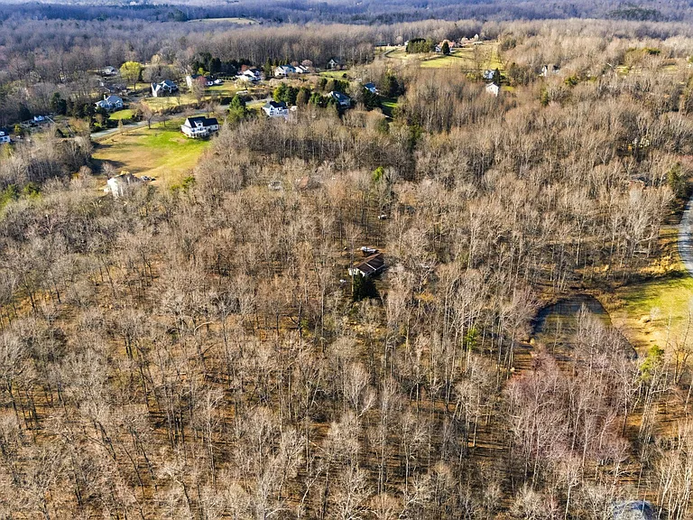1330 Jason Ln — Photo 3