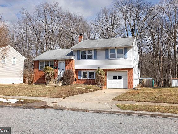 2nd image of 2817 E Oakland Dr