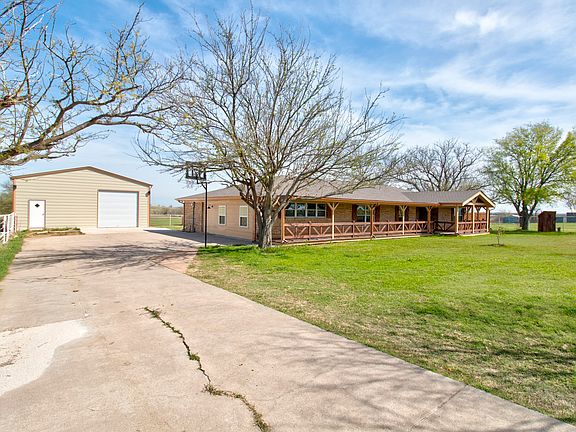 4th image of 3884 Lois Rd E