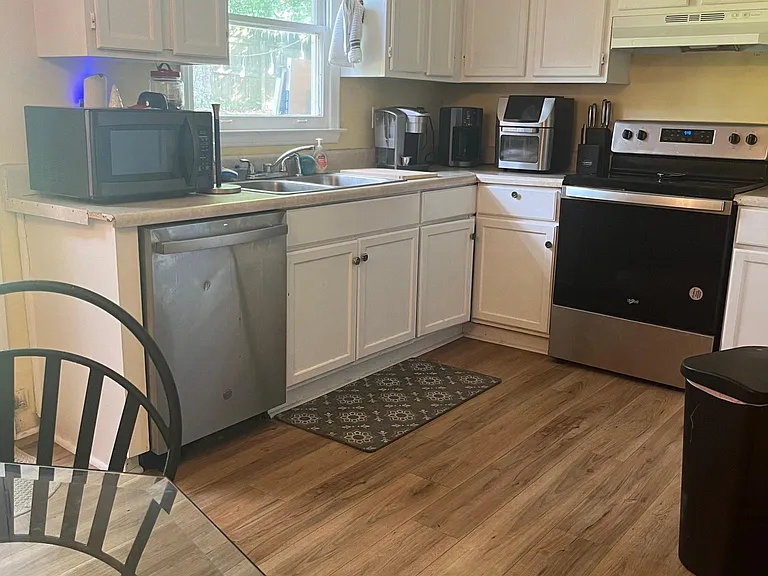 3262 Hampton Ct SE — Photo 3