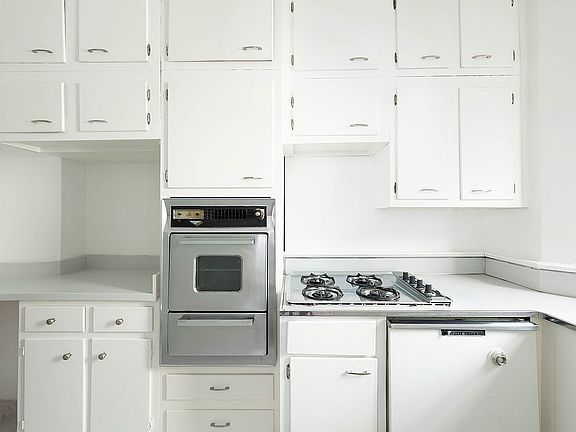 5th image of 929 Park Ave #4C