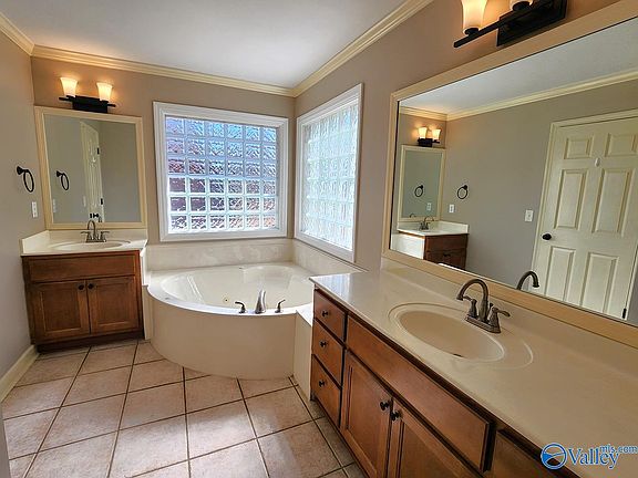 5th image of 2819 Willowick Trl SE