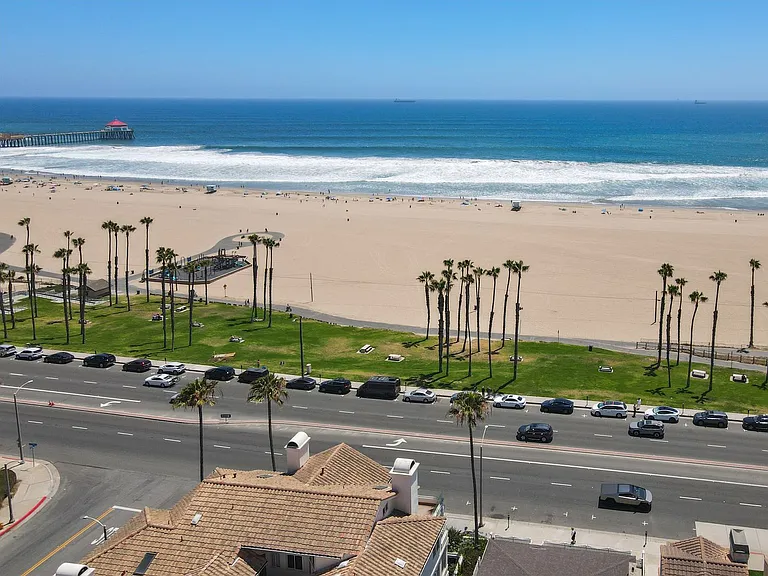 1000 Pacific Coast Hwy #7 — Photo 3