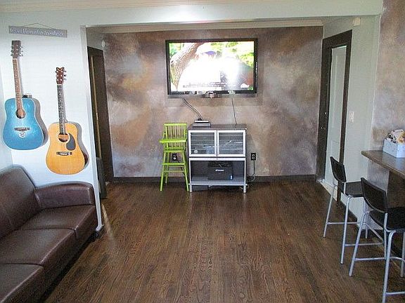 Living Room with real hardwood