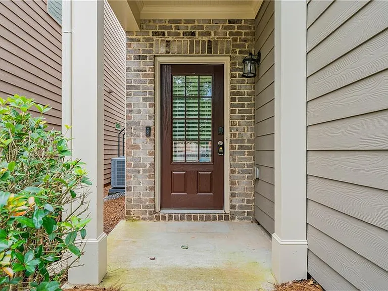 4940 Breezewood Cir — Photo 2
