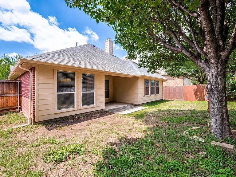 7816 Riverwalk Trl — Photo 26