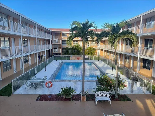 3881 Flagler St APT 316, Miami, FL 33134