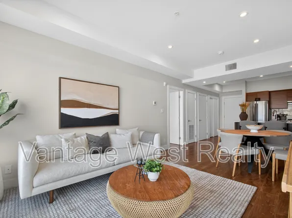 1925 Enterprise Way, Kelowna, BC