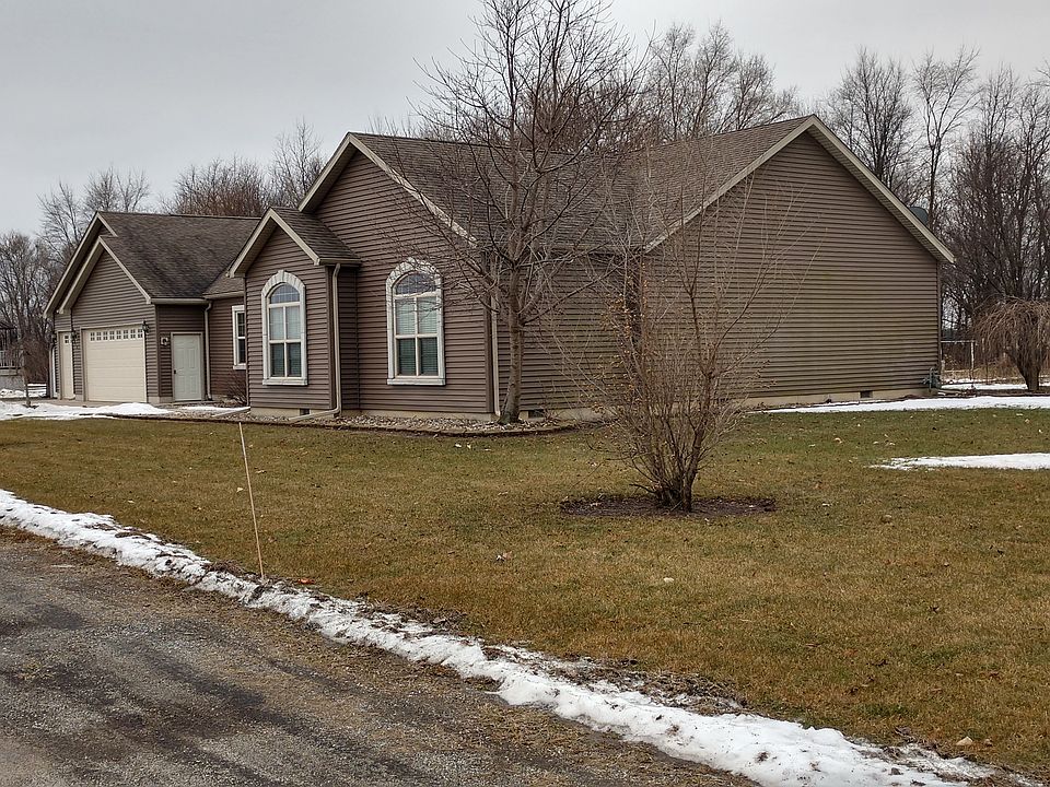 1st image of 208 Lions St