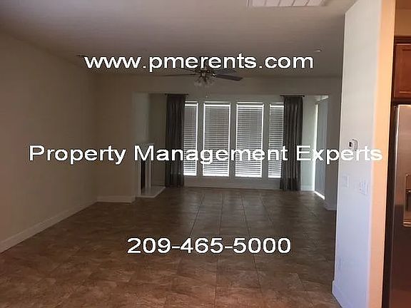 4th image of 2776 Roseberry Ave