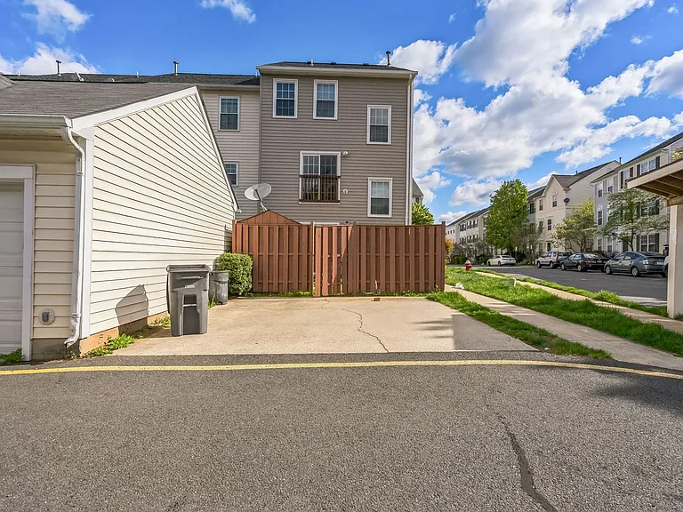 46051 Marble Ter — Photo 18