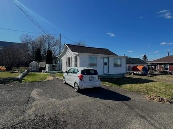 124 Bearse St, Dalhousie, NB E8C 1E5