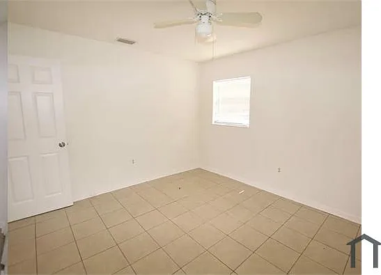 1801 Center St #2 — Photo 5