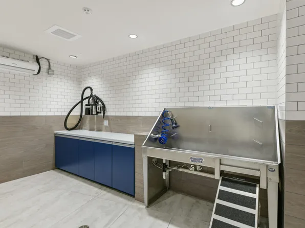 Link Apartments H Street