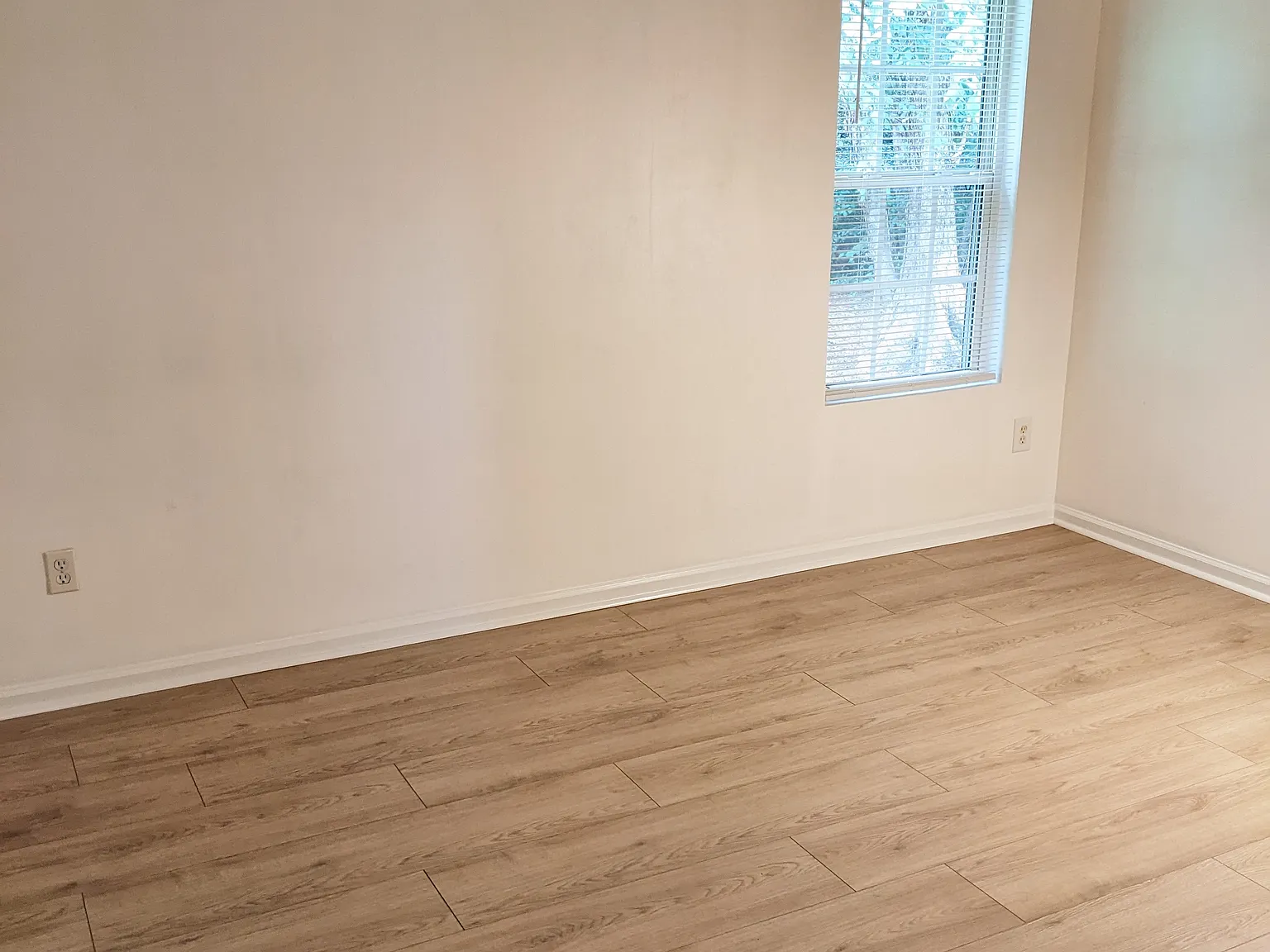 3 bed, 1210 sqft, $2,150 — Photo 3