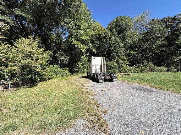 5th image of 87 Clearview Road Ext