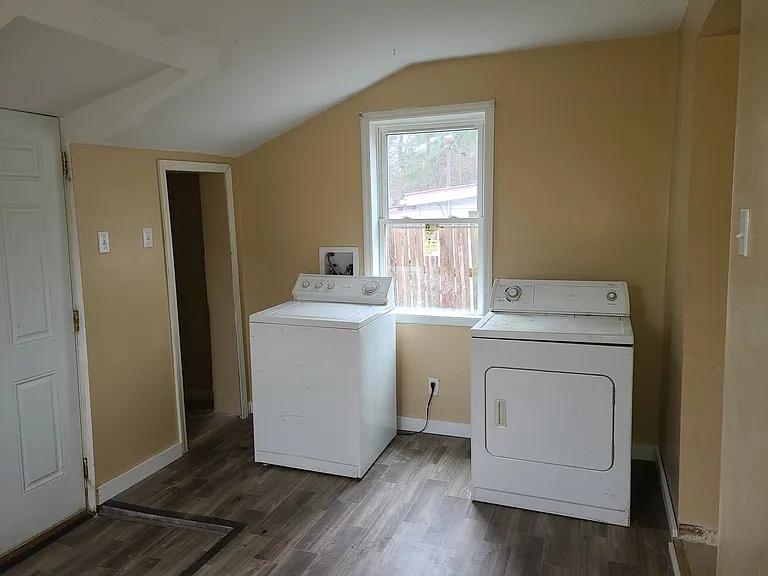 105 McClure St — Photo 33