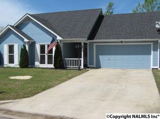 2812 Lake Knoll Dr SW, Decatur, AL 35603