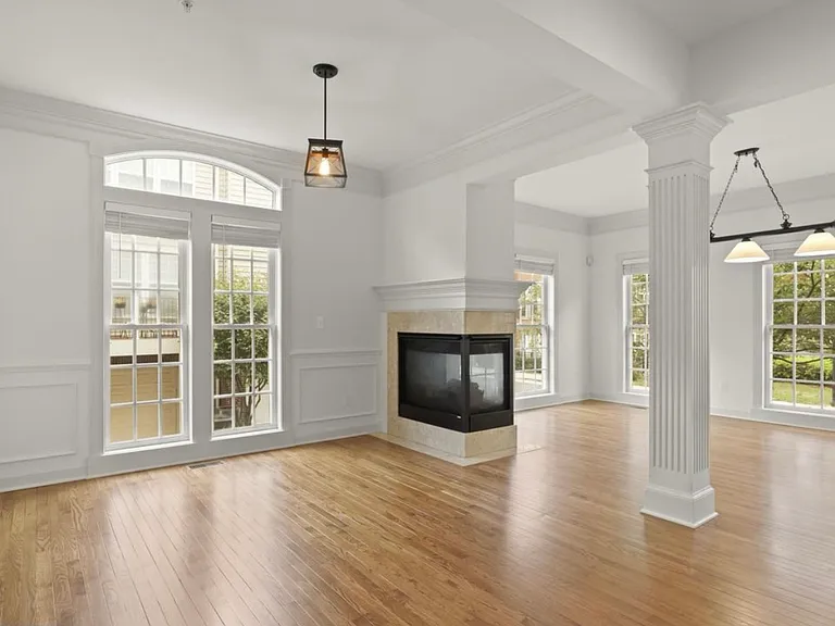 7980 Vigne Ct — Photo 5