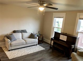 420 E Vandalia St #B2, Edwardsville, IL 62025