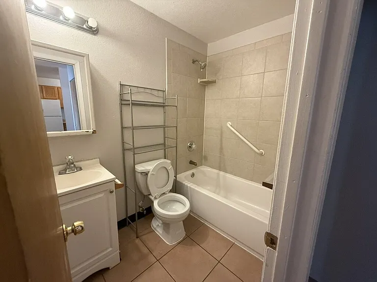 1230 Winona Ct #4 — Photo 9