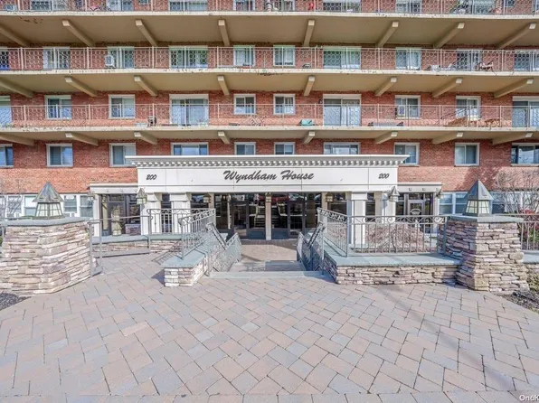 200 Atlantic Avenue #222, Lynbrook, NY 11563