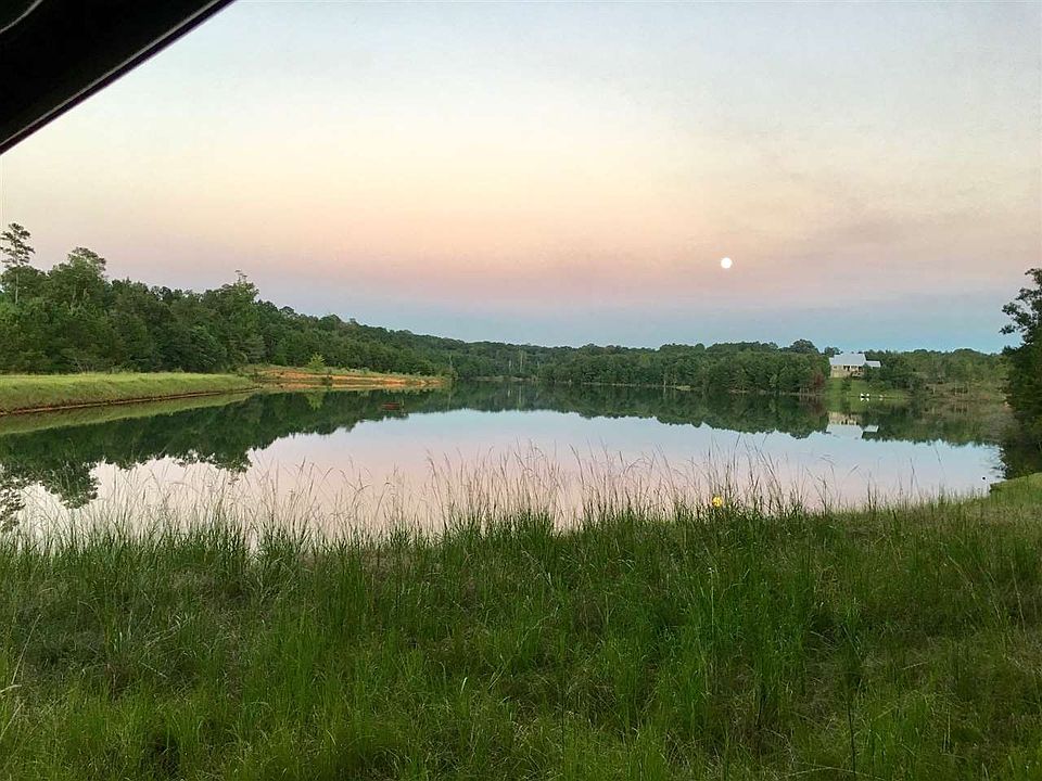 2nd image of Lake Courtney Dr