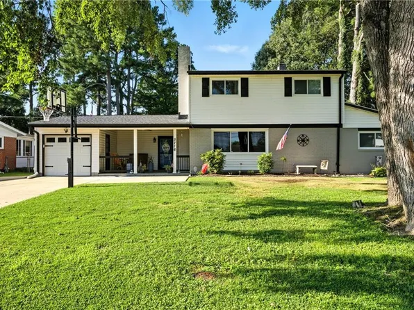 3716 Edinburgh Dr, Virginia Beach, VA 23452