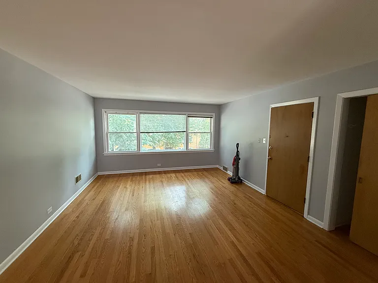 4920 Greenwood St #2E — Photo 4