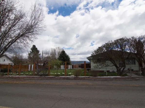 777 S Bridge St, Prairie City, OR 97869