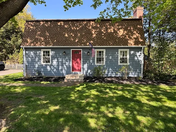 1045 Shaker Rd, Westfield, MA 01085