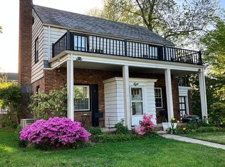 8 Plymouth Rd, Great Neck, NY 11023