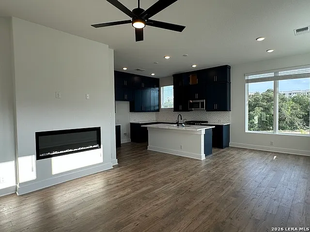 3 bed, 2.5 bath, 1665 sqft, $2,750 — Photo 4