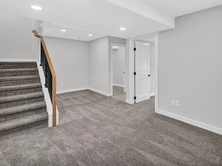 556 Moose Ct — Photo 13