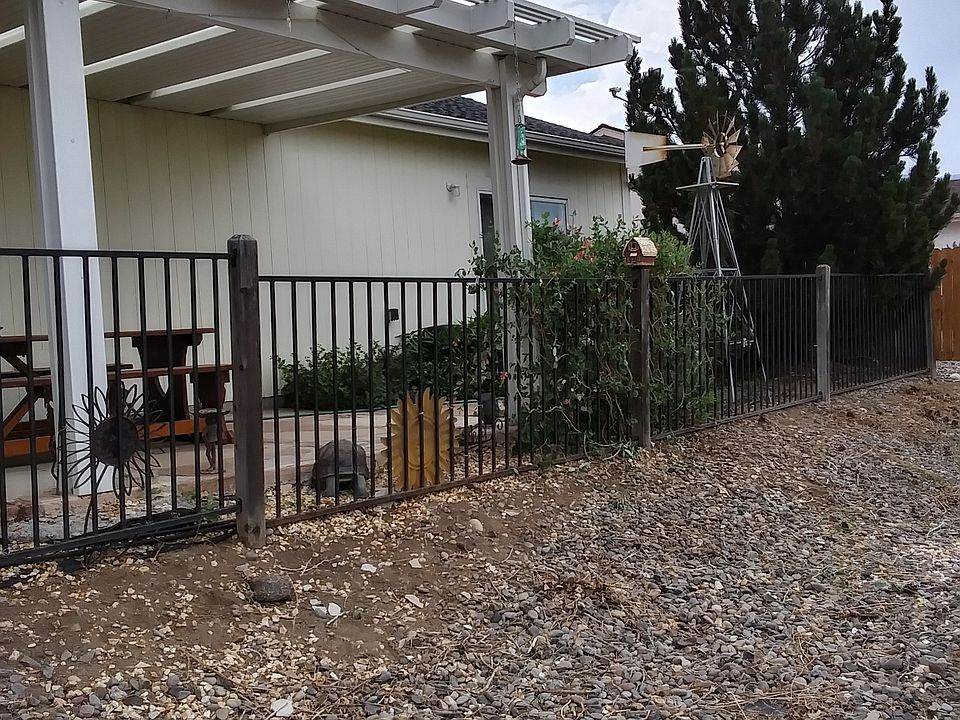 2nd image of 1043 Pinion Pine Dr