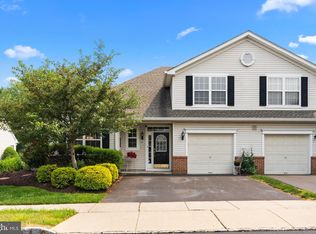 68 Lady Slipper Ln, Langhorne, PA 19047