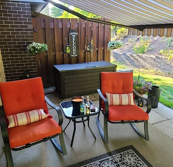 594 Thorncliffe Dr — Photo 25