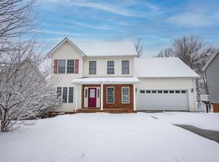 217 Mountain Breeze Dr, Blacksburg, VA 24060
