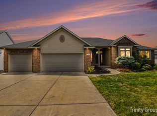 1554 Ponstein Dr, Hudsonville, MI 49426