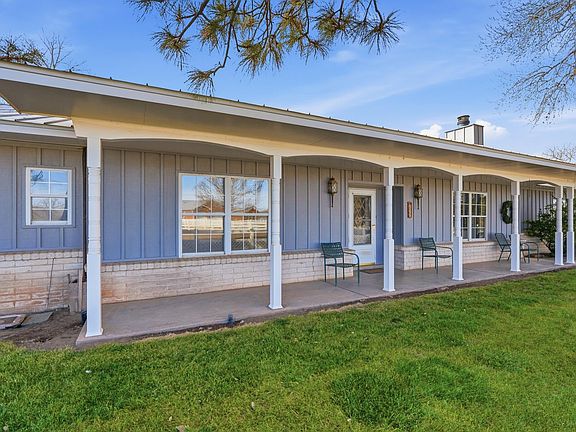 3rd image of 522 Clark Cir SW