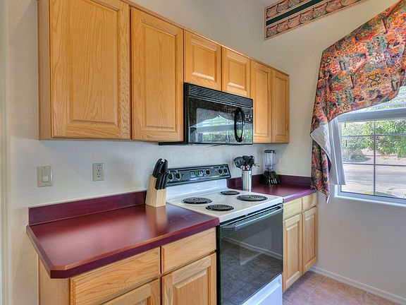 5th image of 4749 S Tropicana Dr