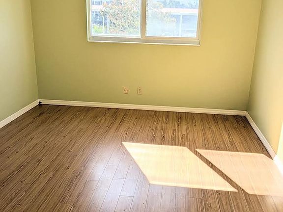 5th image of 100 Silver Beach Ave