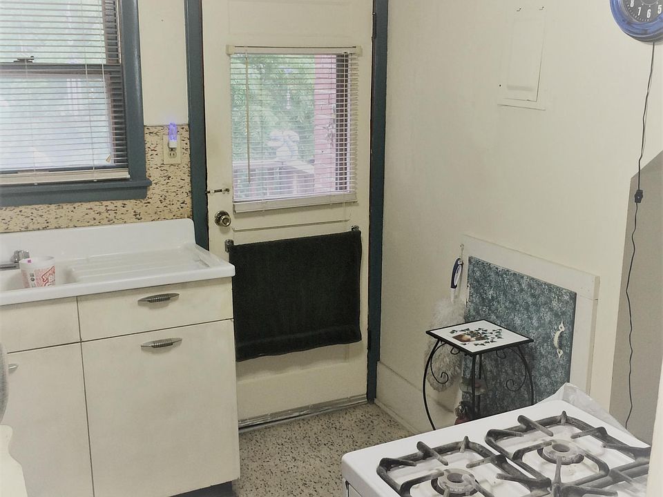 Door from Kitchen to private "tree house" deck!