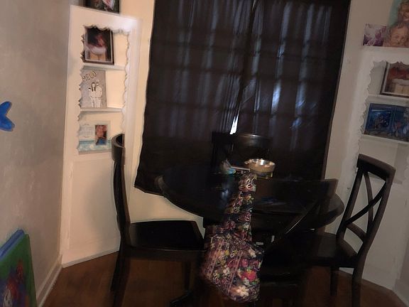 Dining area with built in’s