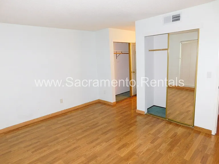 550 Del Verde Cir #5 — Photo 11