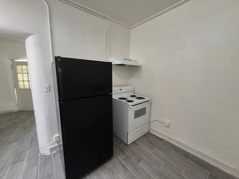 2nd Ave Apartments — Photo 4