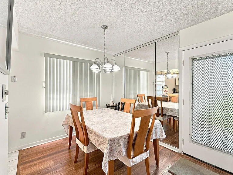 246 Normandy Ln #F — Photo 7